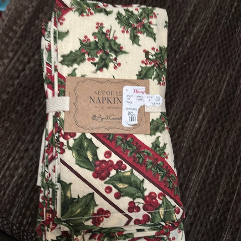 April Cornell Set of 12 Holly Napkins 14” x 16”